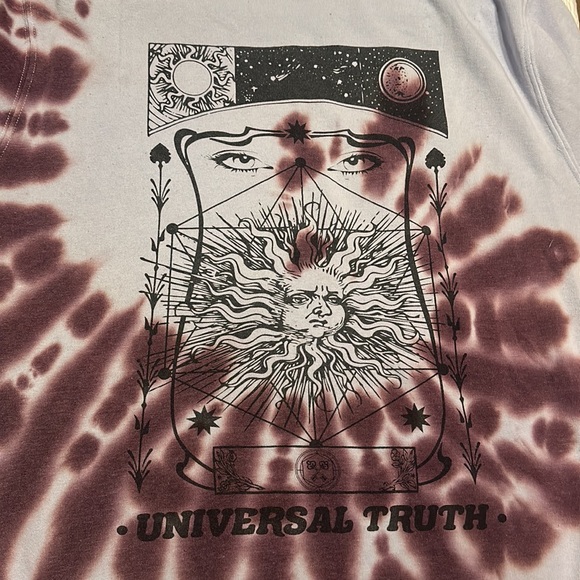 “universal truth” crewneck - Picture 5 of 5
